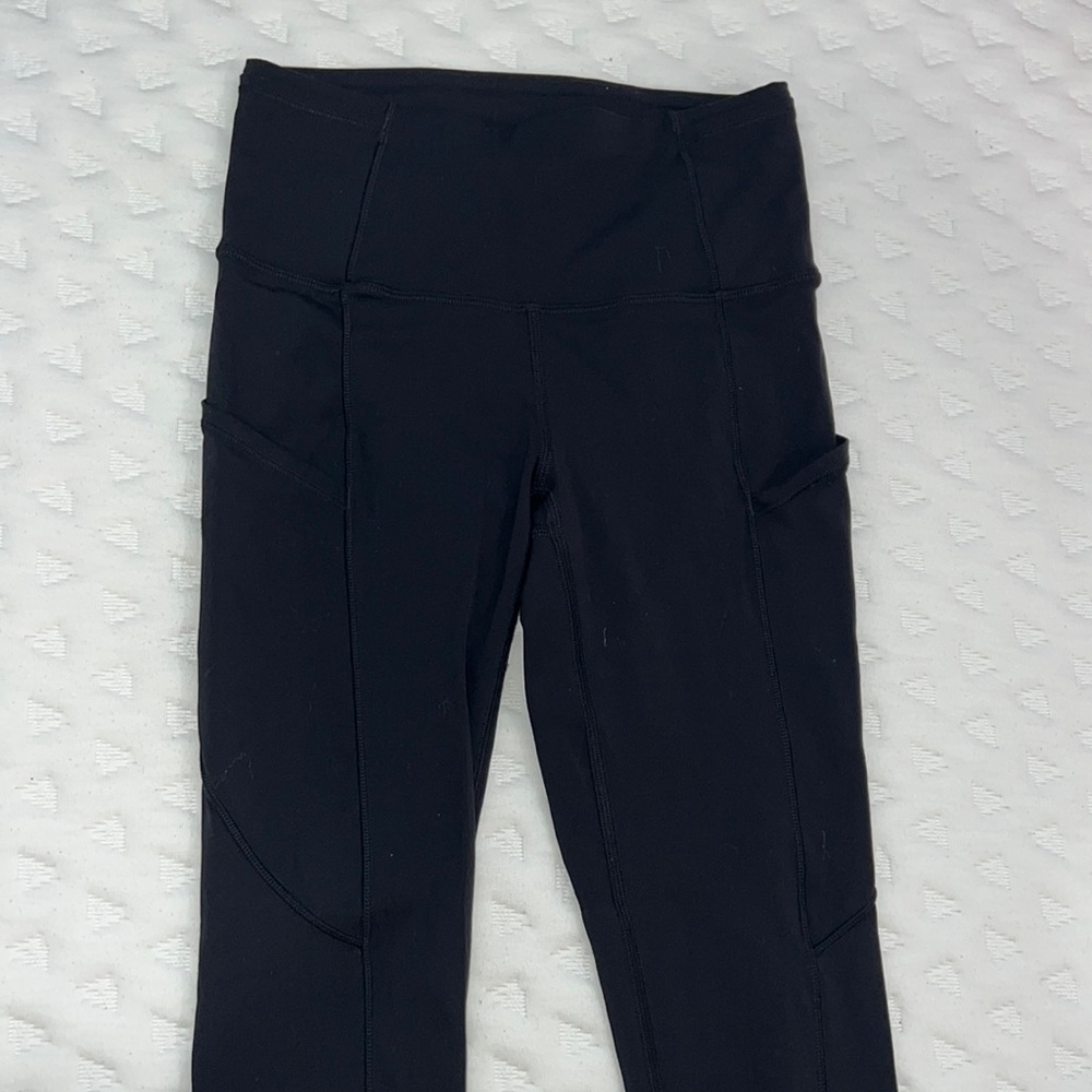 lululemon leggings 25” with pockets and no seams on the ankles, light and flowy